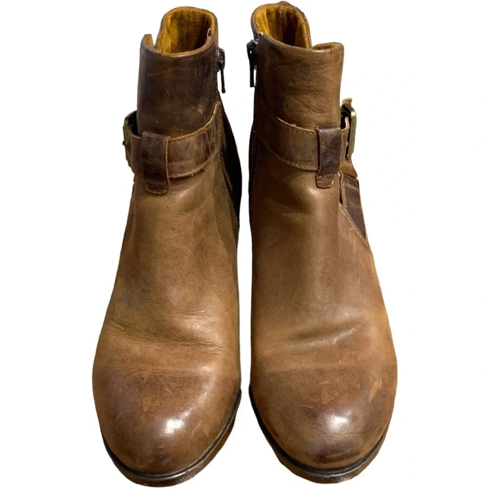 BOC Shea Distressed Leather Booties in Size 11